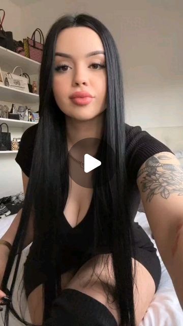 single brunete woman